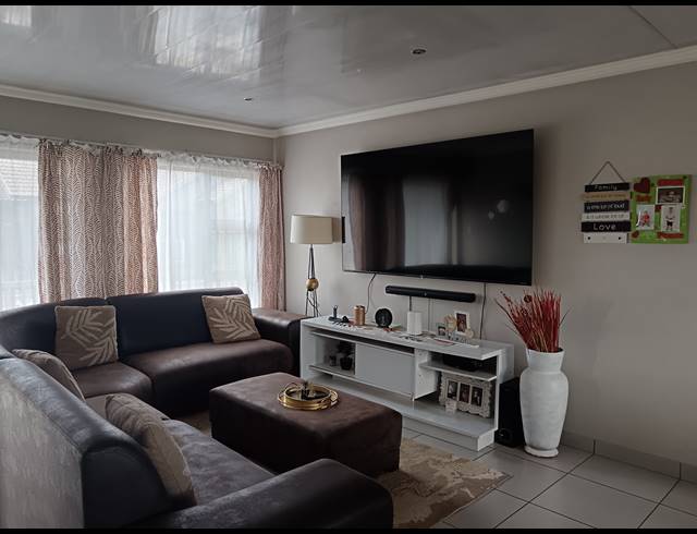 3 BEDROOM HOUSE FOR SALE IN ARCATA ESTATE